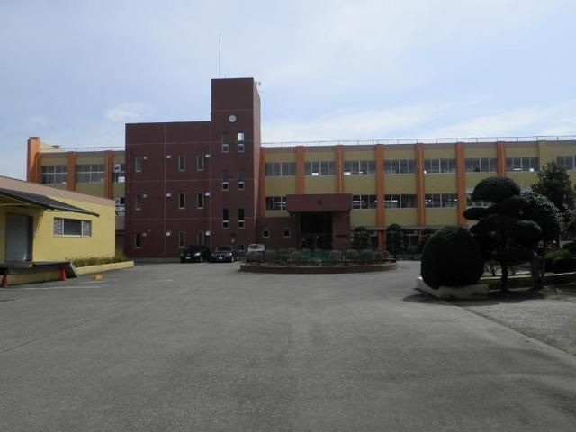 小学校　笠間市立岩間第三小学校（小学校）まで1900m