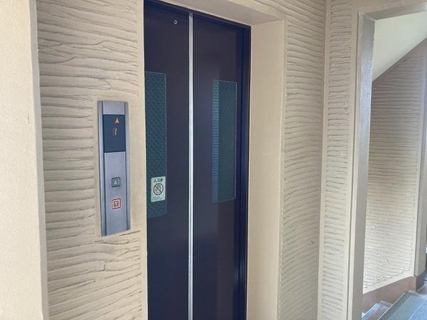 エントランス　エレベーター！