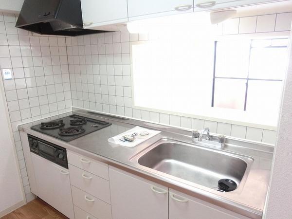 キッチン　３口コンロ付きシステムキッチン！