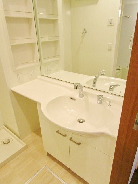 洗面設備　反転タイプになります