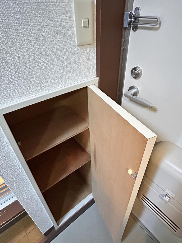 収納　シューズケース※同タイプ別部屋の参考画像です（反転）