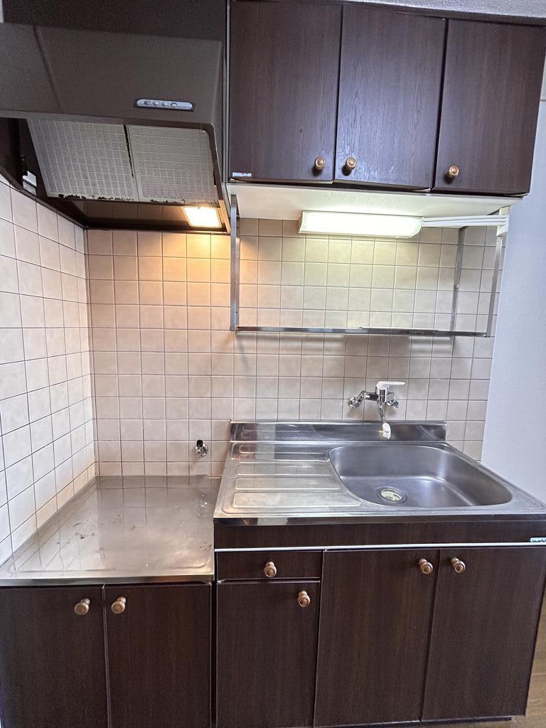 キッチン　※同タイプ別部屋の参考画像です（反転）