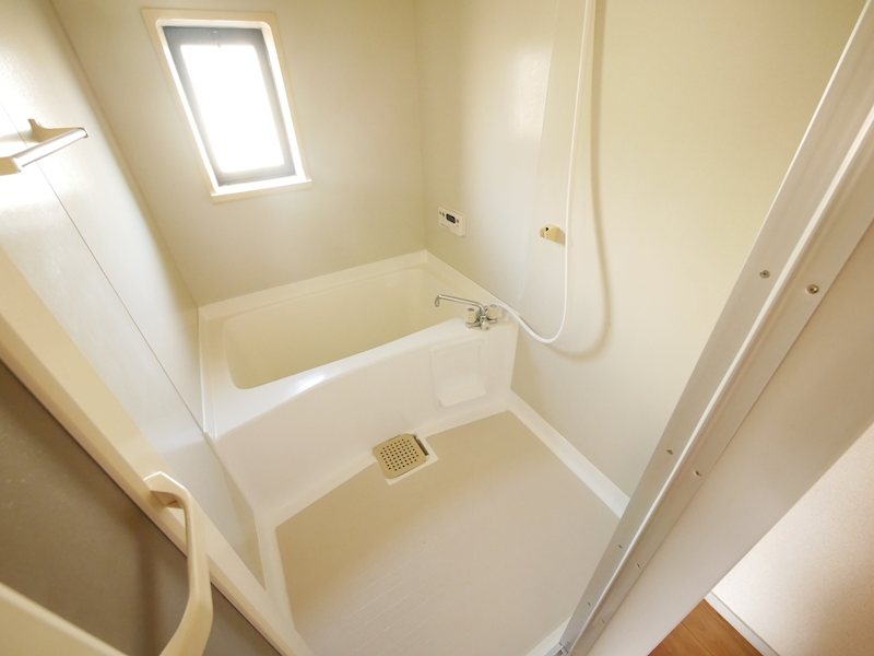 バス・シャワールーム　シャワー