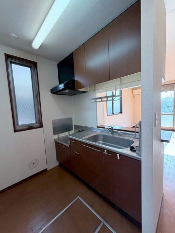 キッチン　コンパクトなキッチンで掃除もラクラク