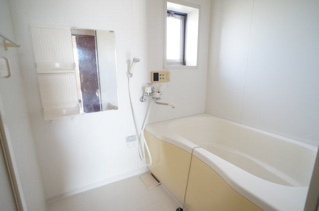 バス・シャワールーム　お風呂で日々の疲れを落としましょう