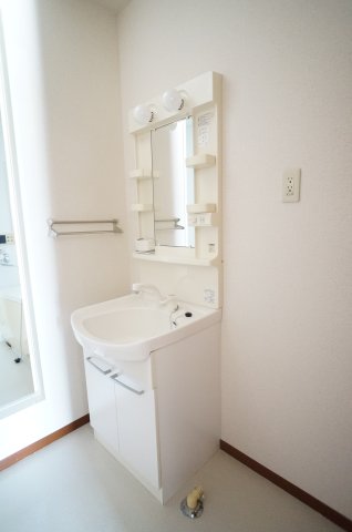 洗面設備　忙しい朝には欠かせない洗面所です