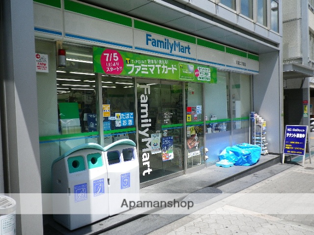 コンビニ　ファミリーマート（コンビニ）まで398m