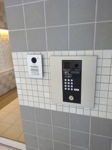 エントランス　安心のオートロック