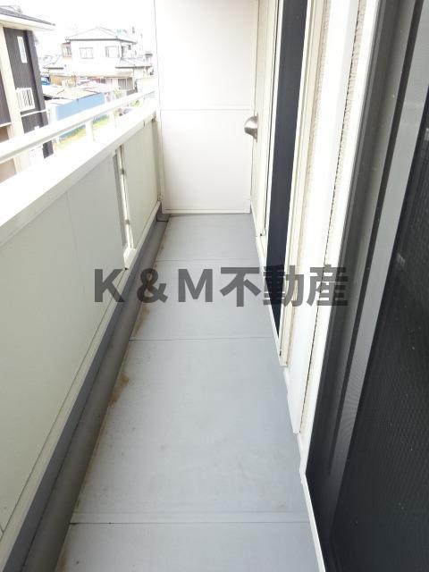 バルコニー　バルコニーからの眺めを楽しみながら食事をしませんか