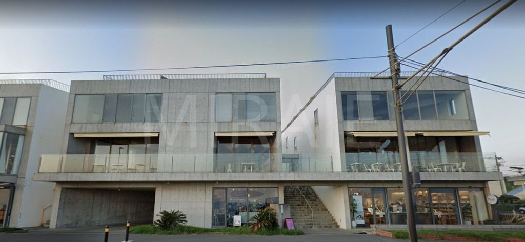 ショッピングセンター　WEEKEND　HOUSE　ALLEY（ショッピングセンター）まで2250m