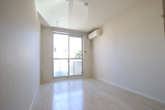 居室・リビング　洋室６．８帖