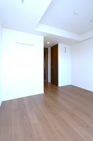 居室・リビング　参考写真（同物件別部屋）