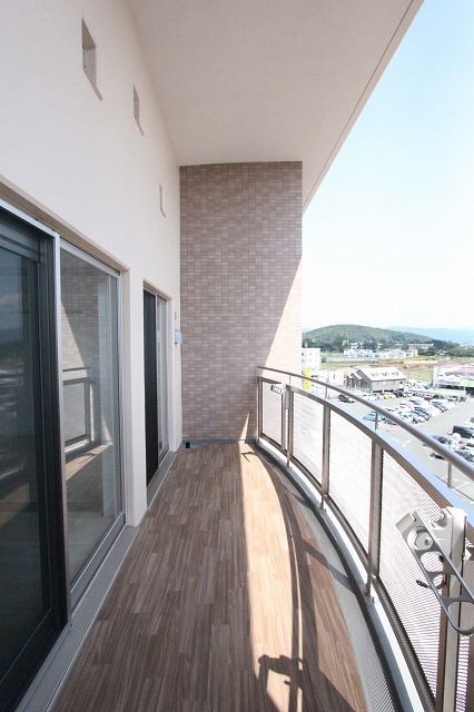 バルコニー　最上階・南向きで日当り・通風・眺望◎