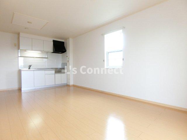 居室・リビング　角部屋で２面に窓があります。