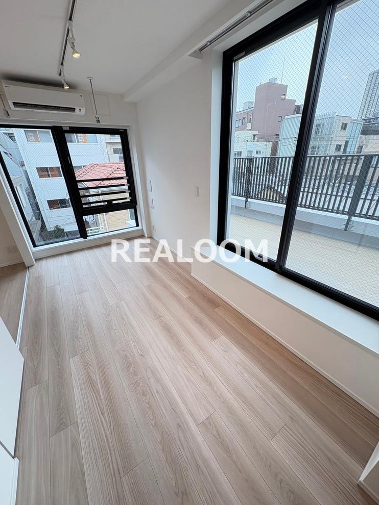 居室・リビング　写真と現況が異なる場合は現況を優先いたします。