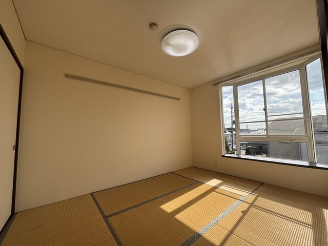 居室・リビング　照明は残置物