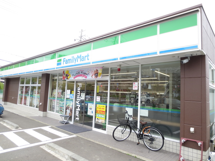 コンビニ　ファミリーマート　仙台銀杏町店（コンビニ）まで450m