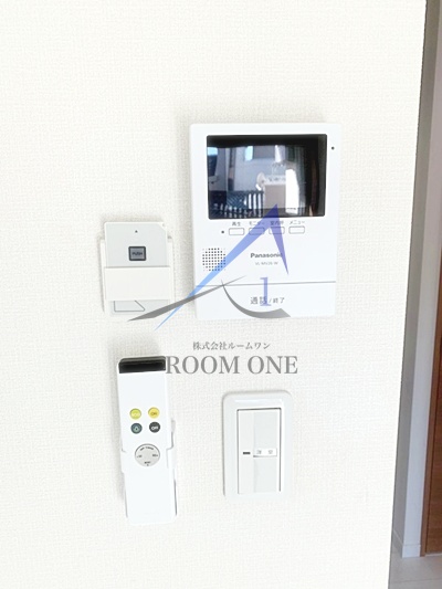 セキュリティ　モニター付きインターホンです。