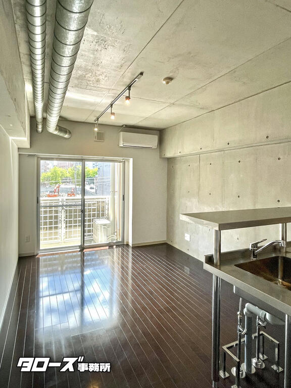 居室・リビング　おしゃれなリビングとなっています。