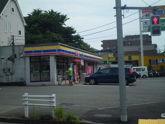 コンビニ　ミニストップ（コンビニ）まで700m