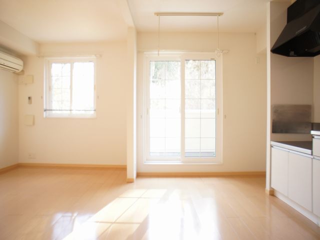 居室・リビング　快適に過ごせるエアコンが付いています♪