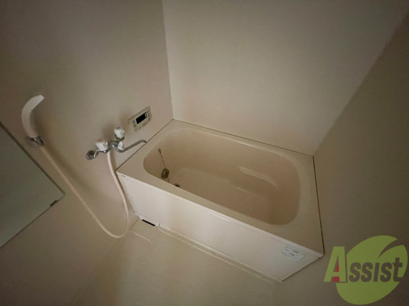 バス・シャワールーム　広い浴室ですね。静かな空間ですのでゆっくり出来ますね。