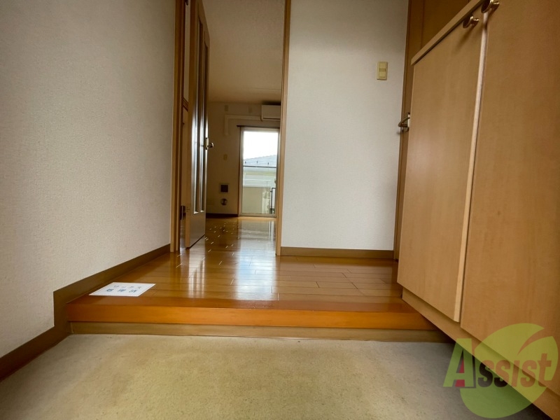 玄関　玄関からの風景です。広いので動きやすいですね。