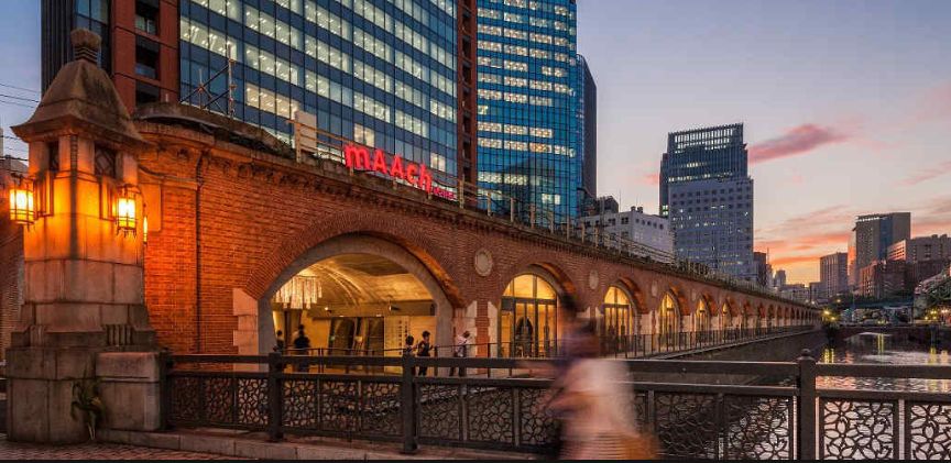 ショッピングセンター　マーチエキュート神田万世橋（ショッピングセンター）まで307m