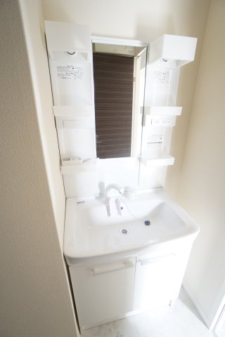 洗面設備　※同物件・同タイプの写真です。