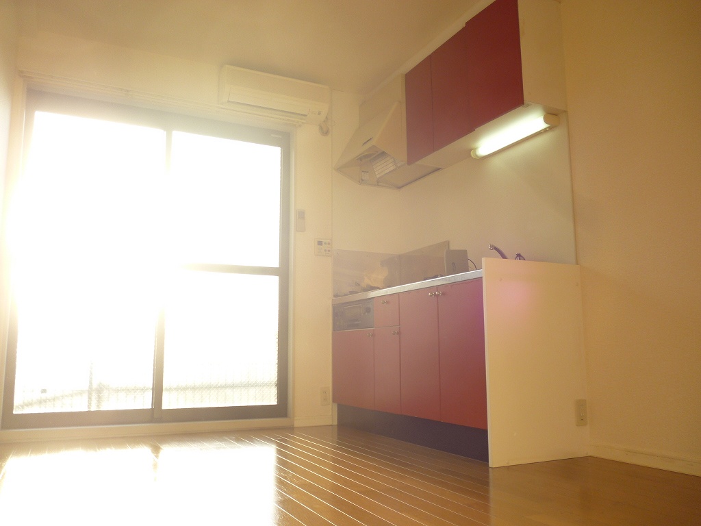 キッチン　設備・仕様は号室により異なる為、現況を優先致します。