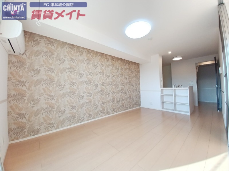 居室・リビング　同物件別部屋のお写真です。