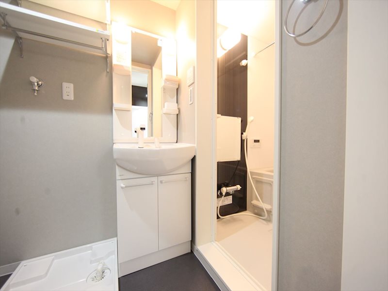 洗面設備　脱衣所　独立洗面台（シャンプードレッサー付）