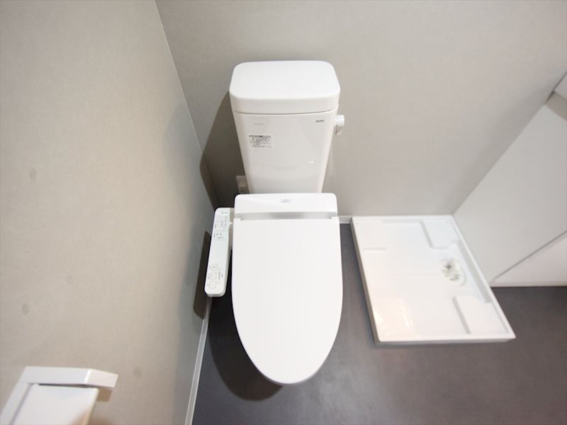 トイレ　温水洗浄暖房便座付トイレ