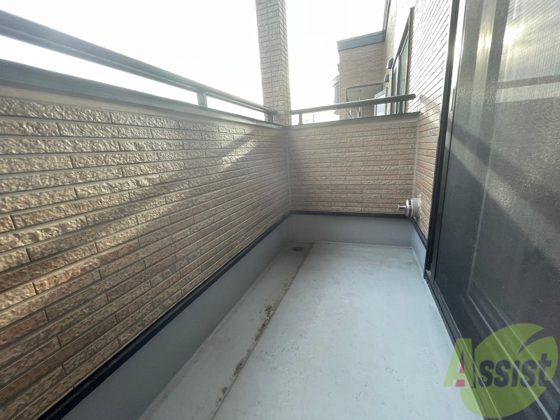 バルコニー　バルコニーです。洗濯物を干したり一息ついたりできますね！