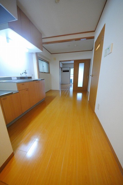 居室・リビング　写真は２０２号室