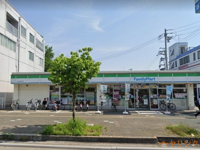 コンビニ　ファミリーマート名古屋浅間町店（コンビニ）まで452m