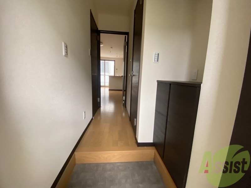 玄関　玄関の外から部屋の中を撮影してみましたー。