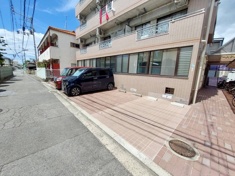 駐車場　駐車場