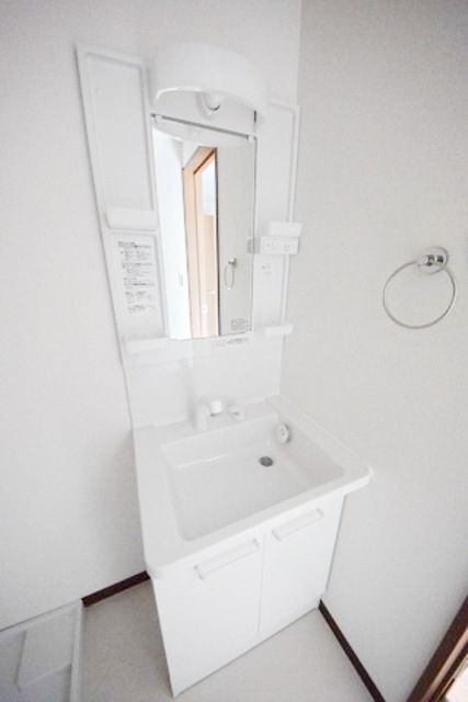 洗面設備　★シャワー付き独立洗面台★