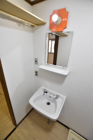 洗面設備　別号室の画像です。ご参考下さい
