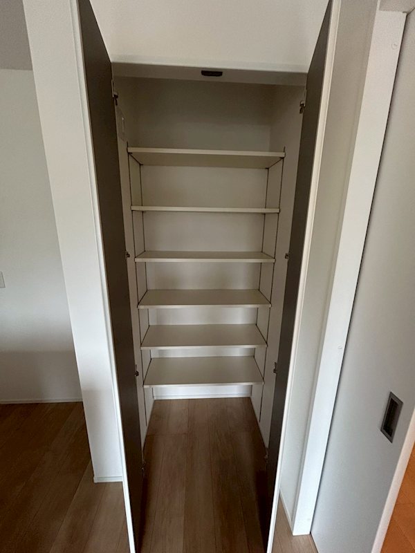 収納　キッチン横収納