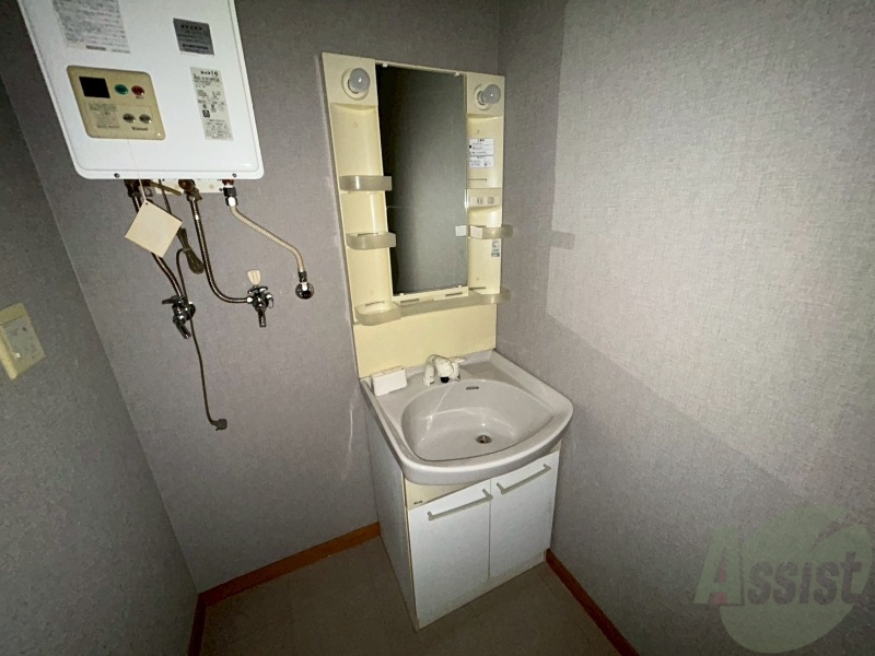 洗面設備　こちらに洗面台があります。朝の洗顔はこちらで。