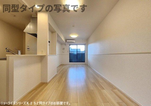 居室・リビング　こちらのリビングで趣味の時間をお楽しみください