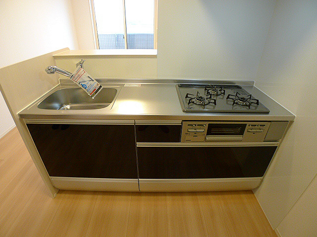 キッチン　キッチンはシステムキッチン。