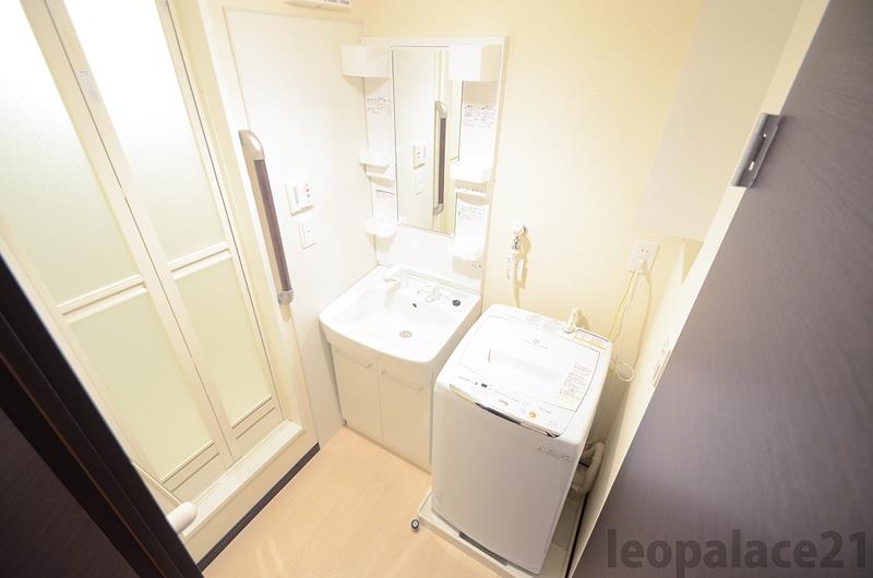 洗面設備　設備・仕様は号室により異なる為、現況を優先致します。