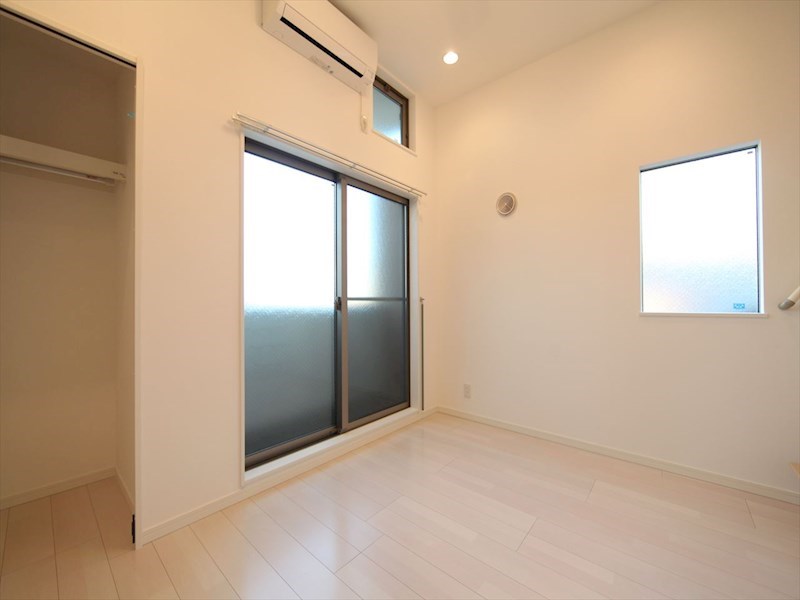 バルコニー　洋室6帖　ロフト6帖（収納としても寝室としても使えます）