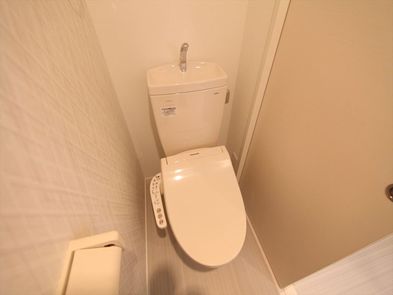 トイレ　温水洗浄暖房便座付トイレ