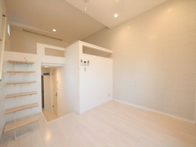 居室・リビング　洋室6帖　ロフト6帖（収納としても寝室としても使えます）