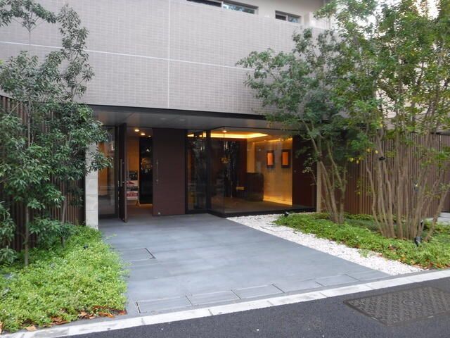 エントランス　弊社は都内全域の物件をご紹介可能です！