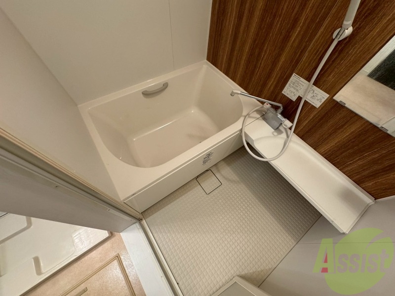 バス・シャワールーム　ユニットバスです。疲れを癒すのに欠かせませんね！